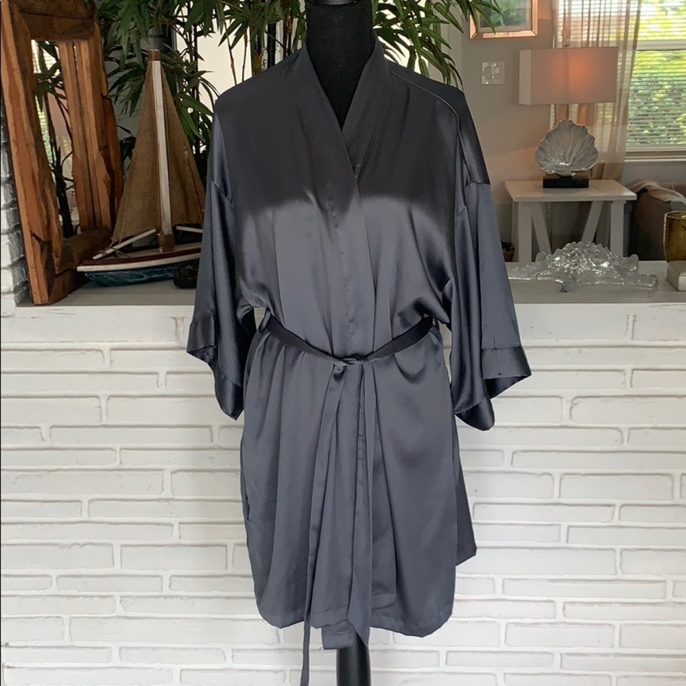 Victoria’s Secret Gray Kimono Robe Tie Waist Lounge Spa